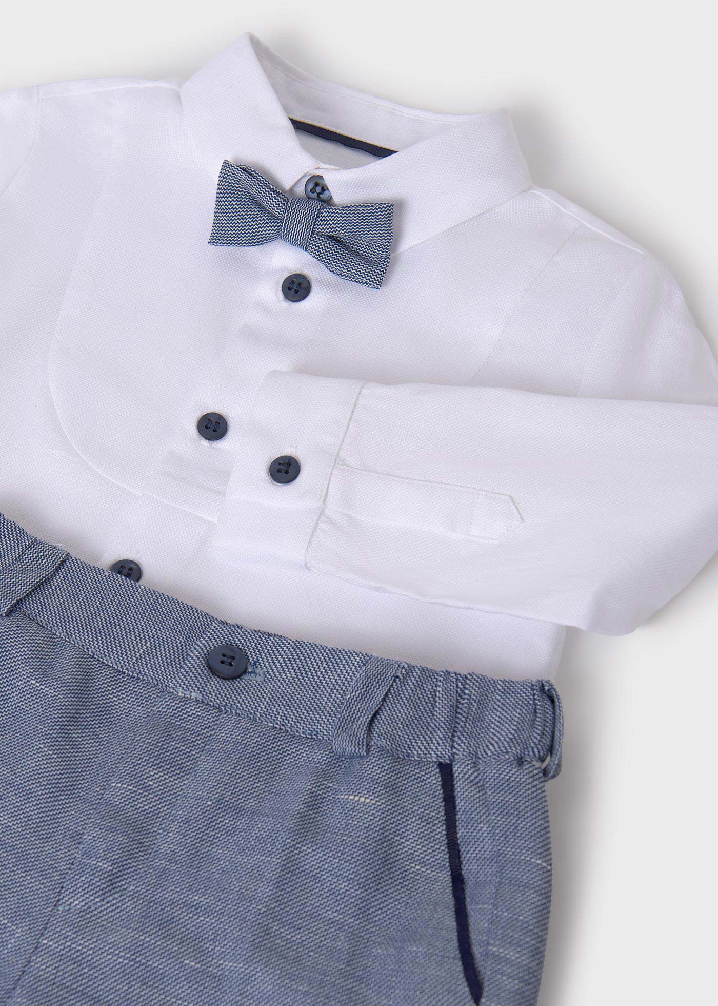 Baby set of shorts with shirt and bow tie