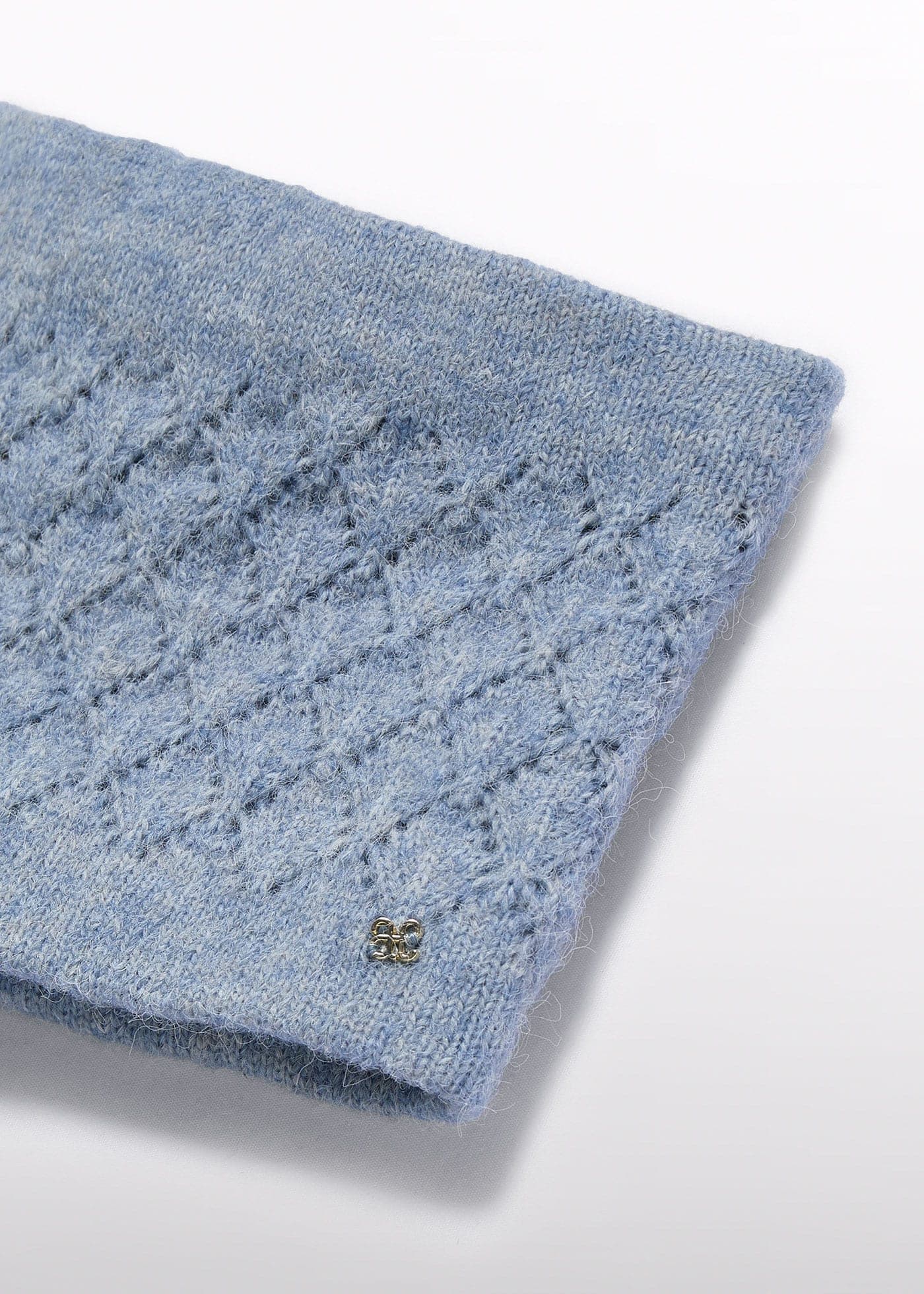 Cachecol tricot perfurada menina