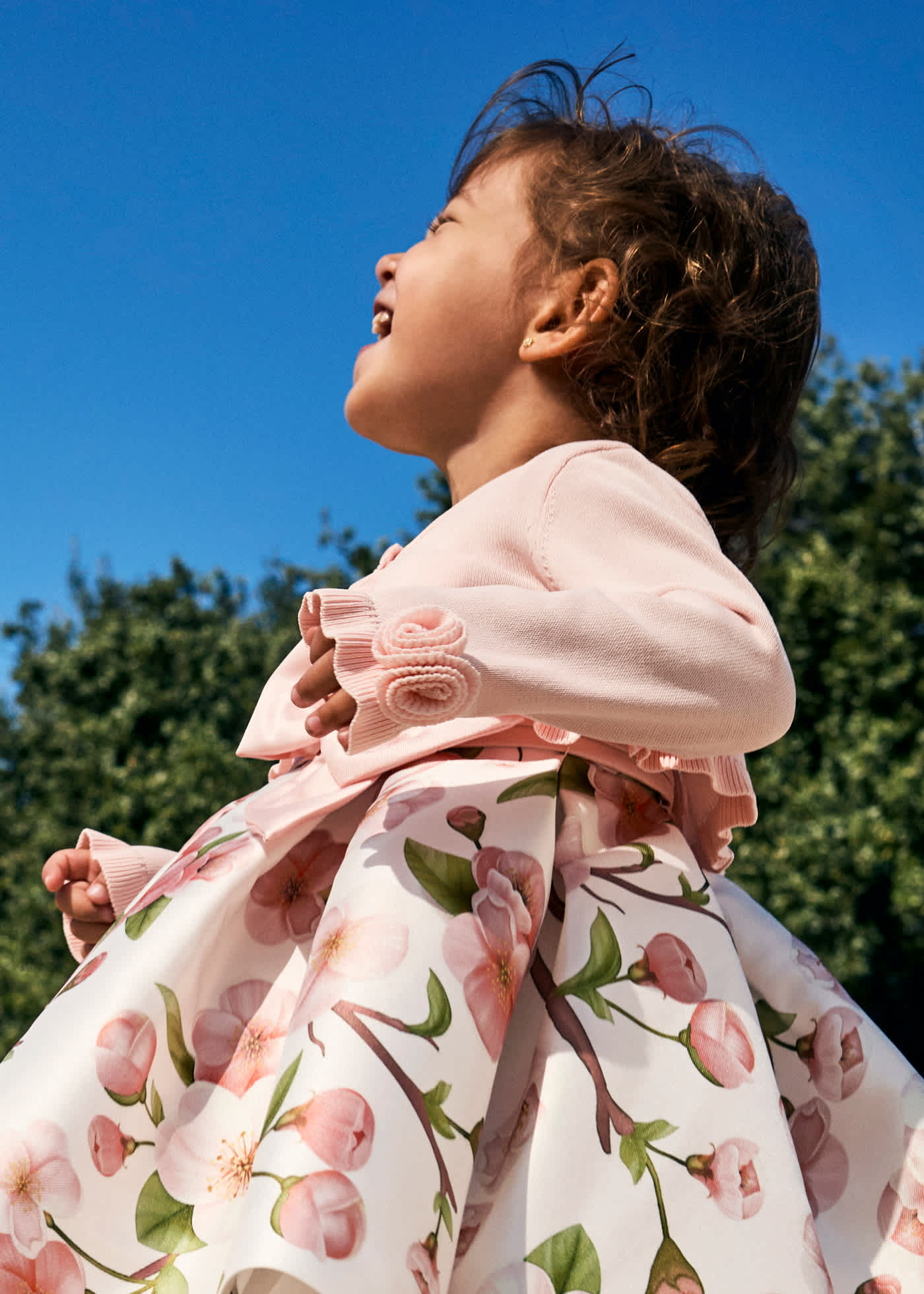 Gilet tricoté ajouré bébé