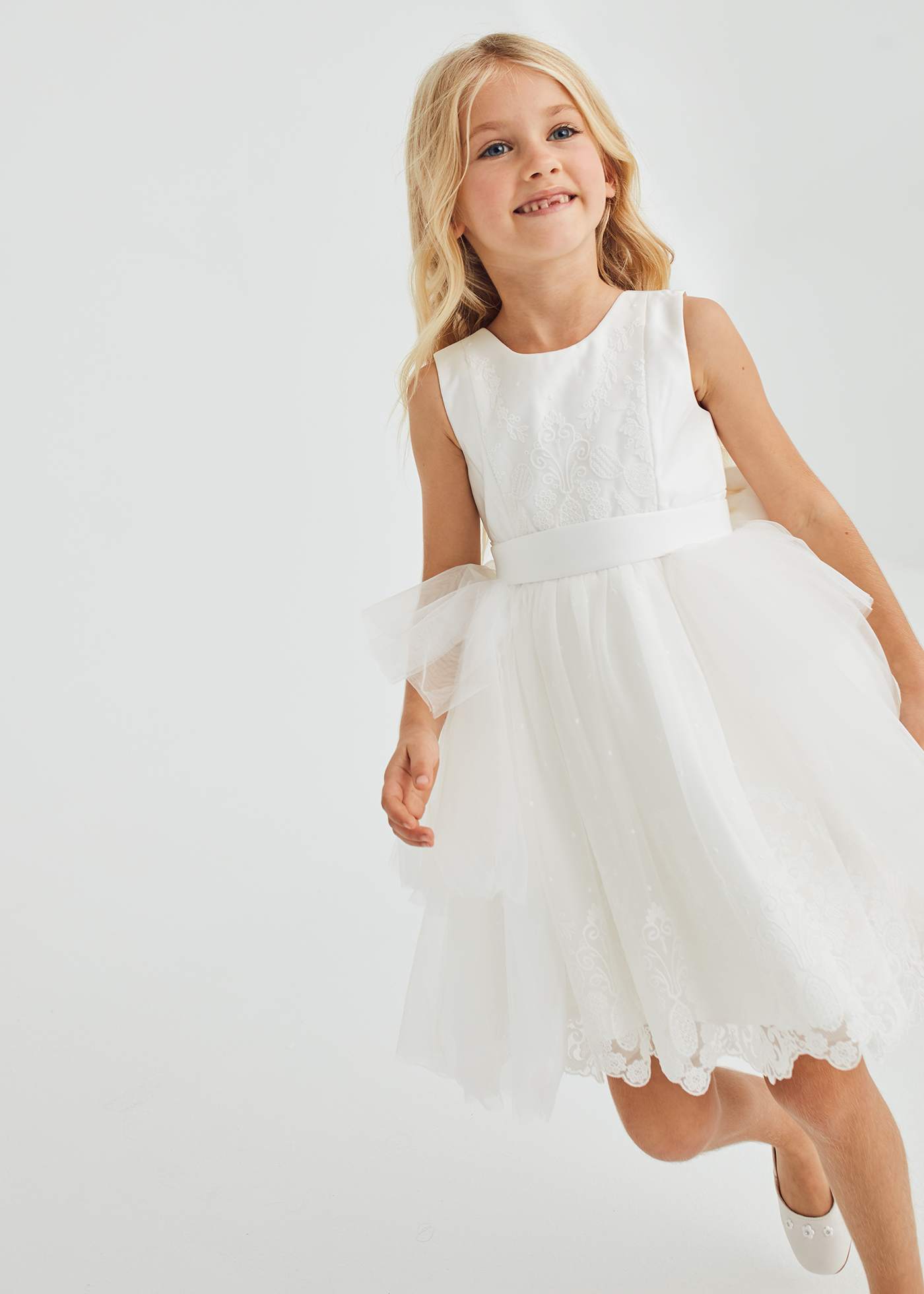 Girl embroidered tulle dress