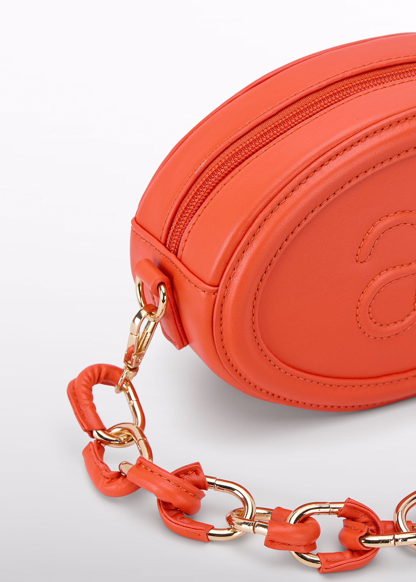 Girl logo chain bag
