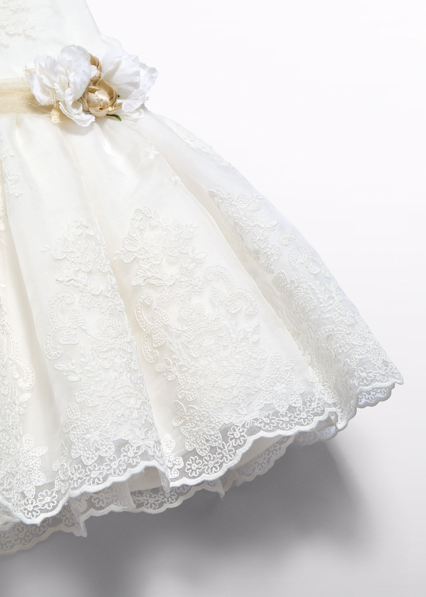 Vestido organza bordada niña