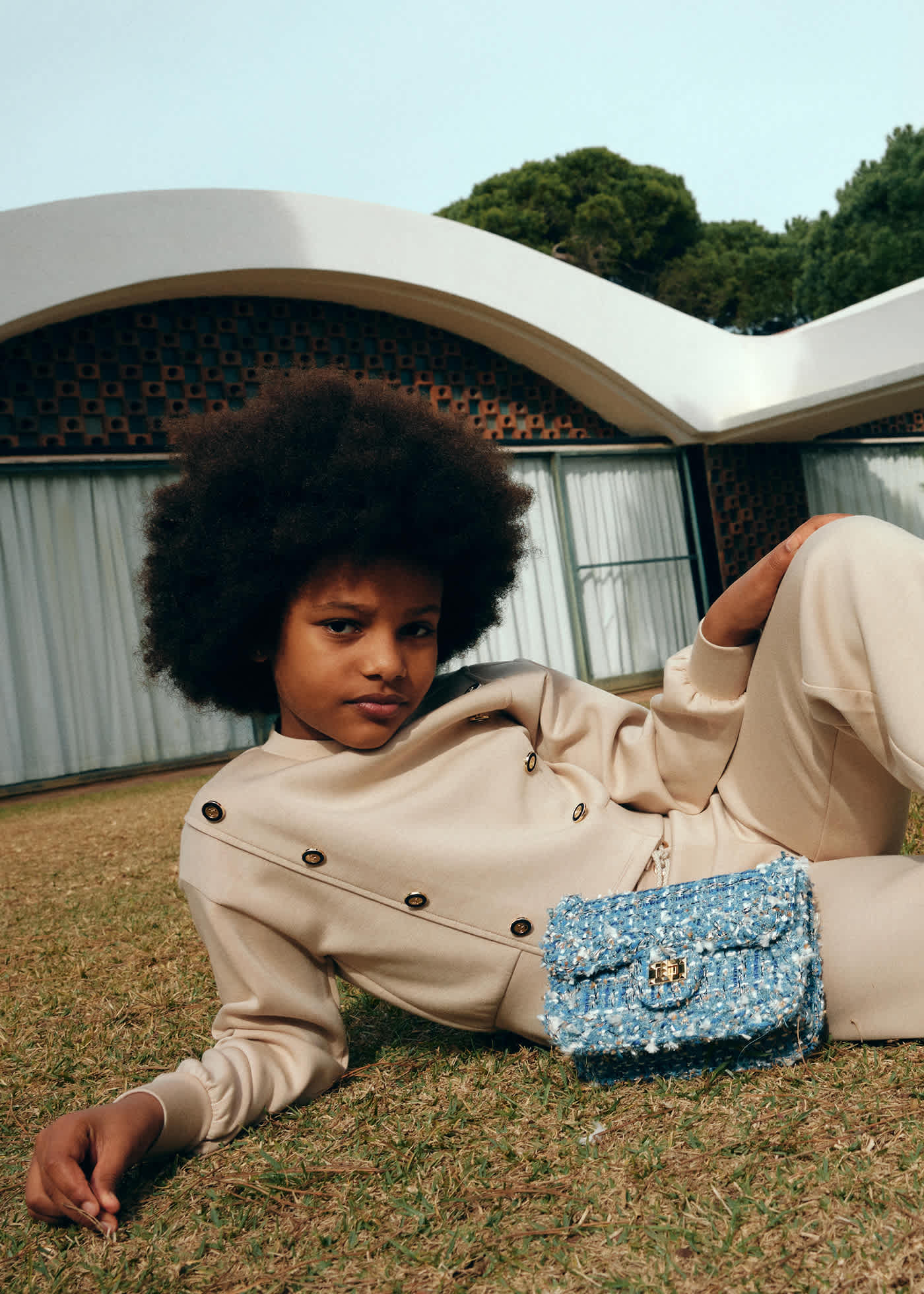 Ensemble en maille avec bande contrastée fille