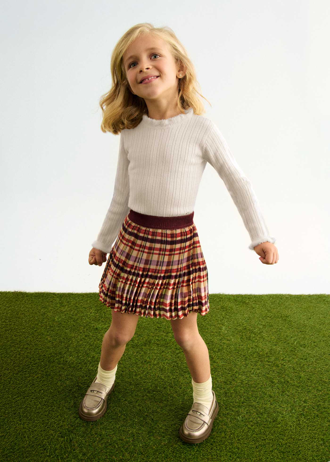 Girl Shiny Ribbed Knit Turtleneck