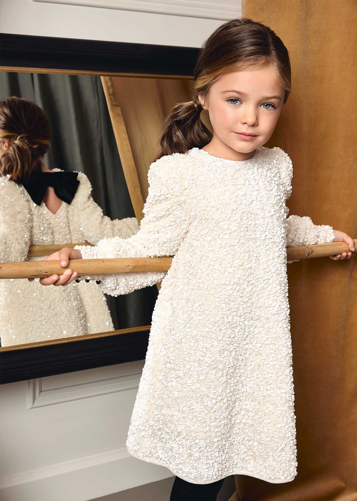 Vestido evasé lentejuelas niña