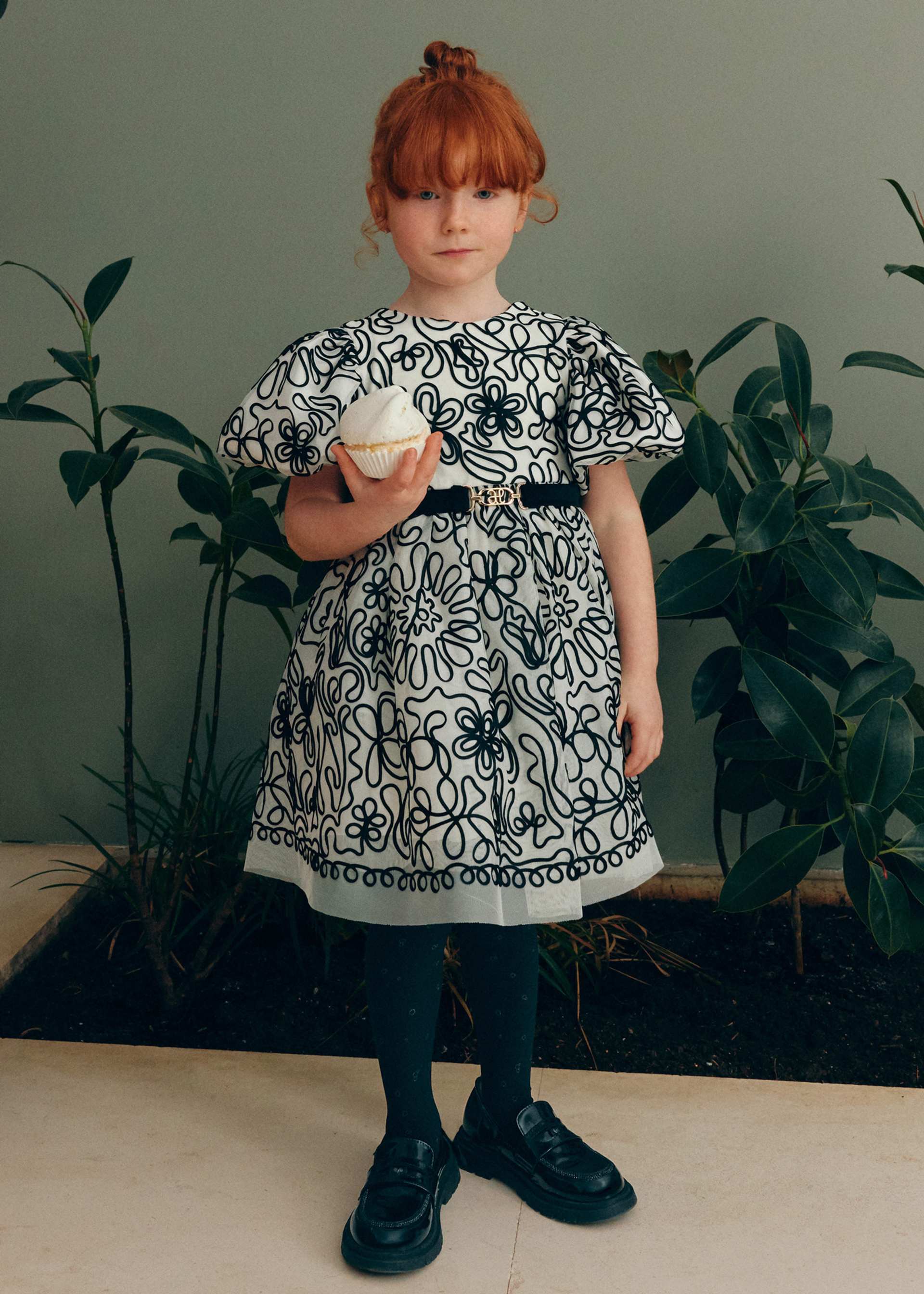 Vestido bordado fitas menina