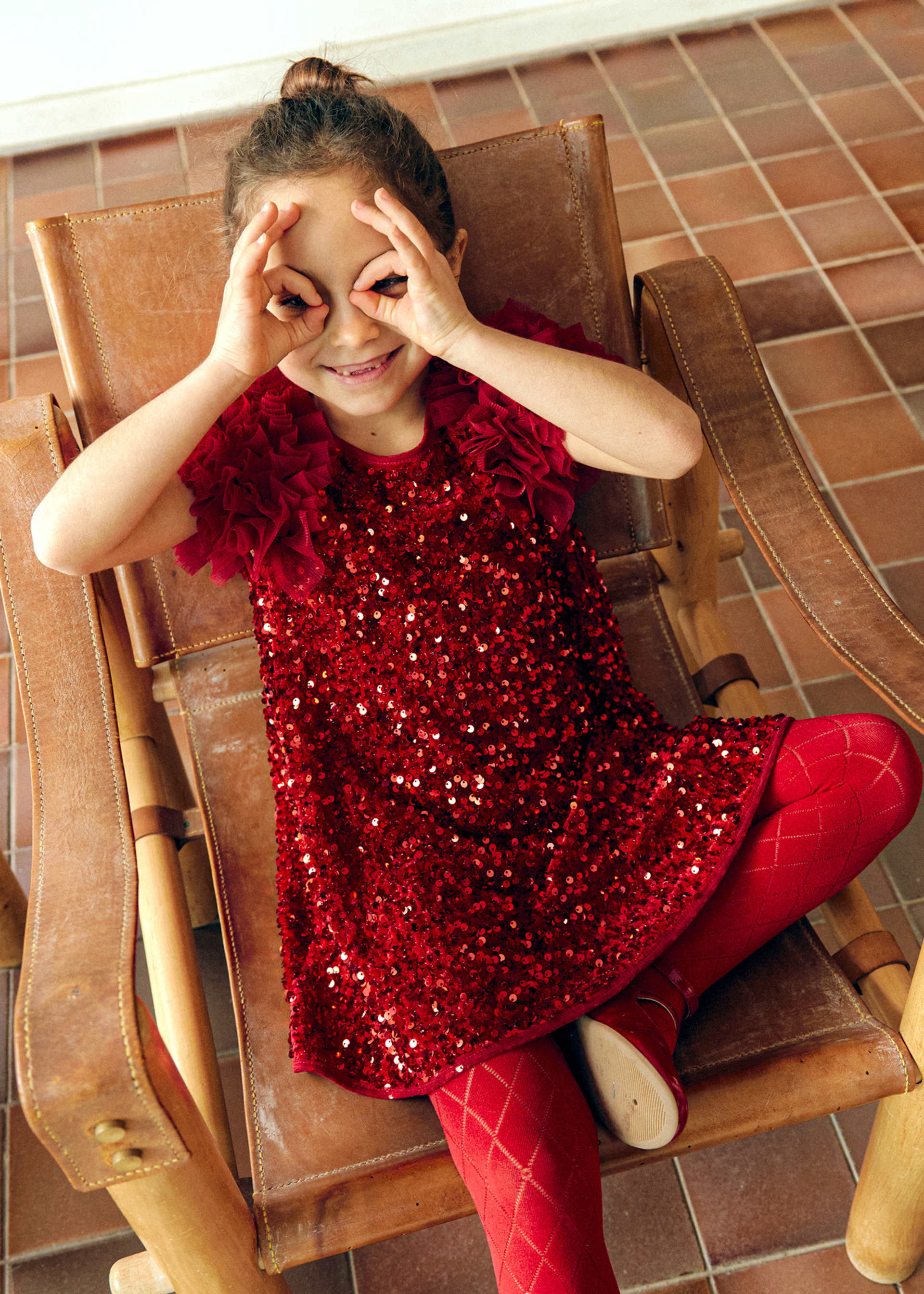 Vestido lantejoulas e tule menina