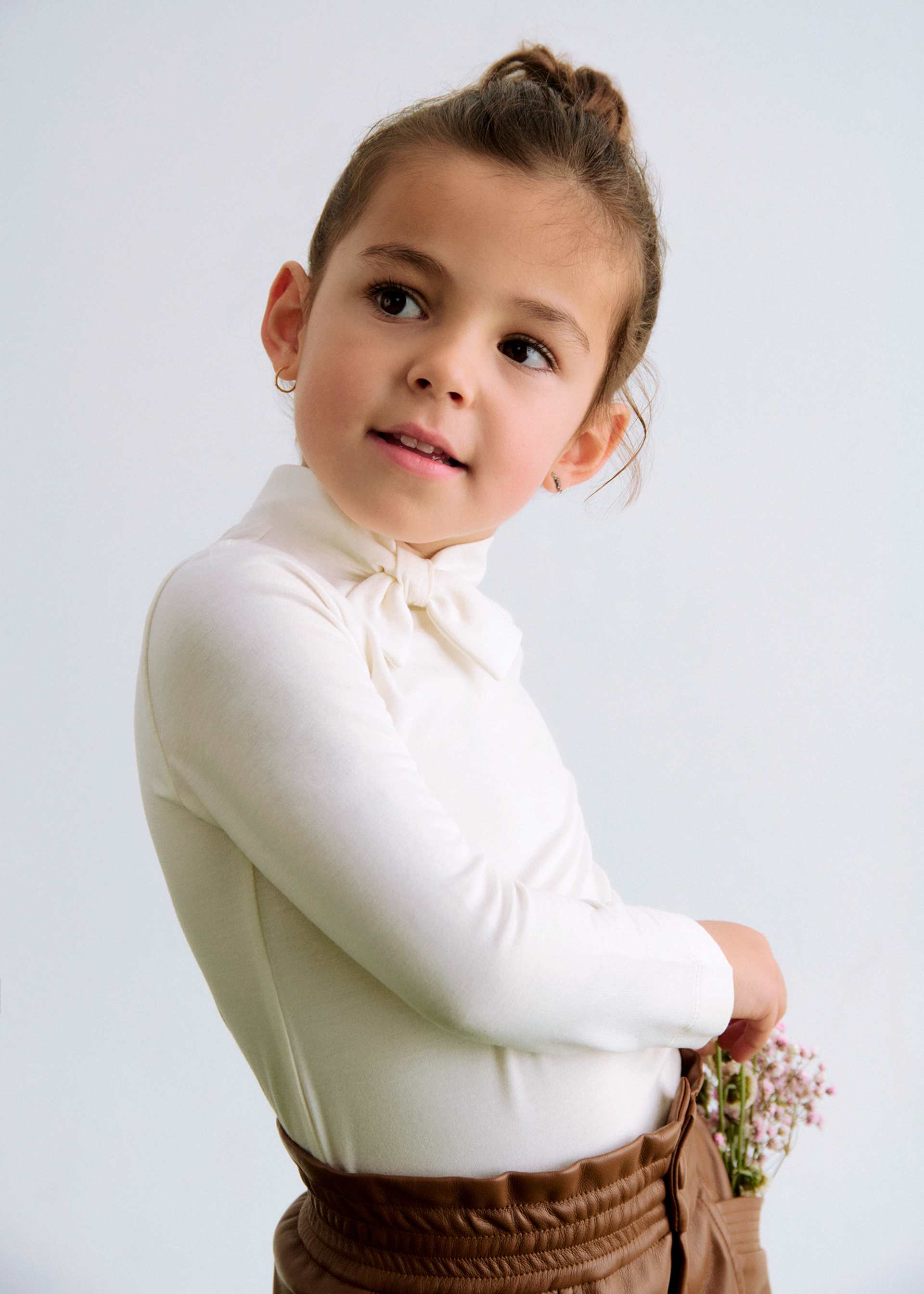 Camisola gola laçada menina