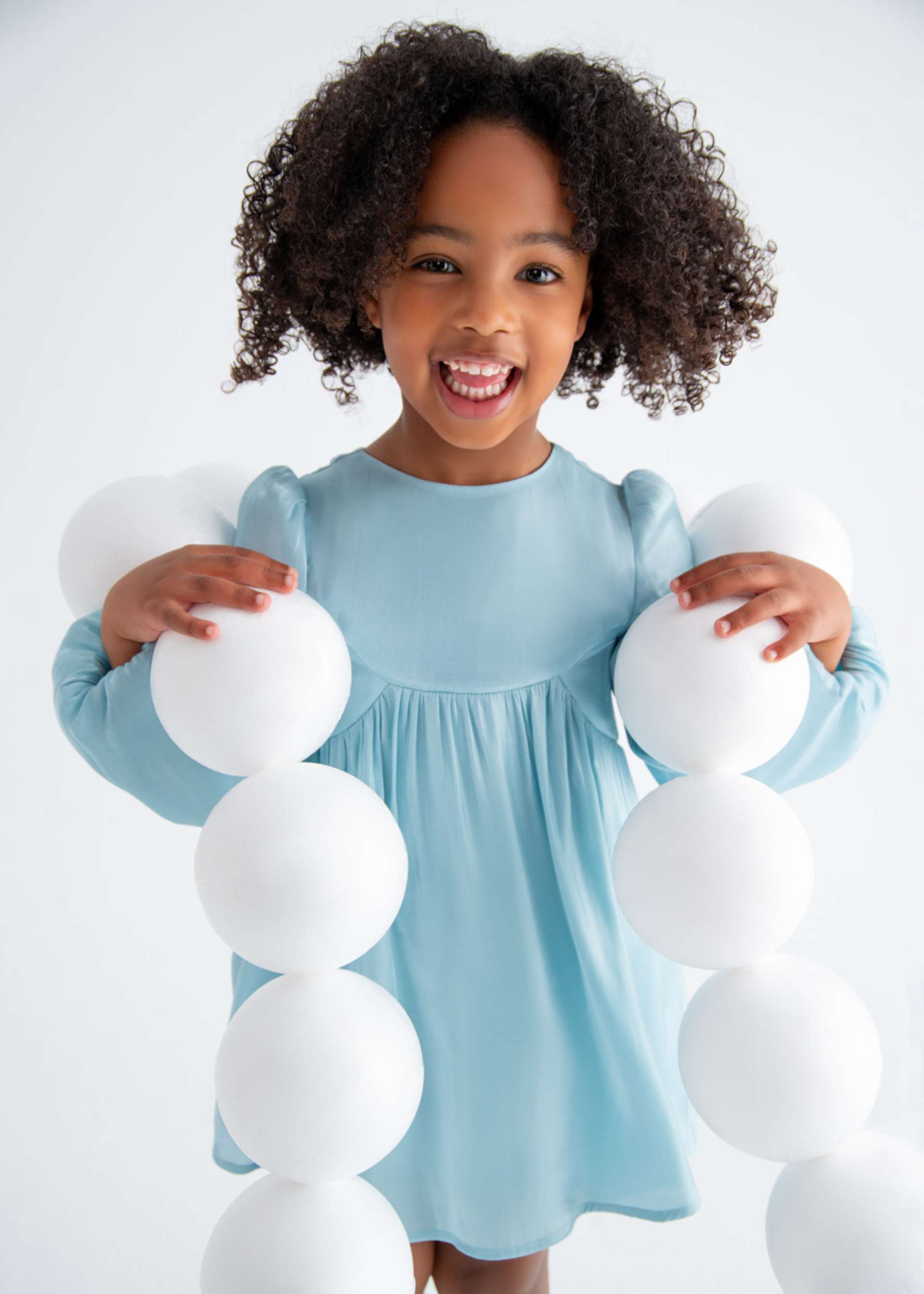 Robe satinée brillante fille