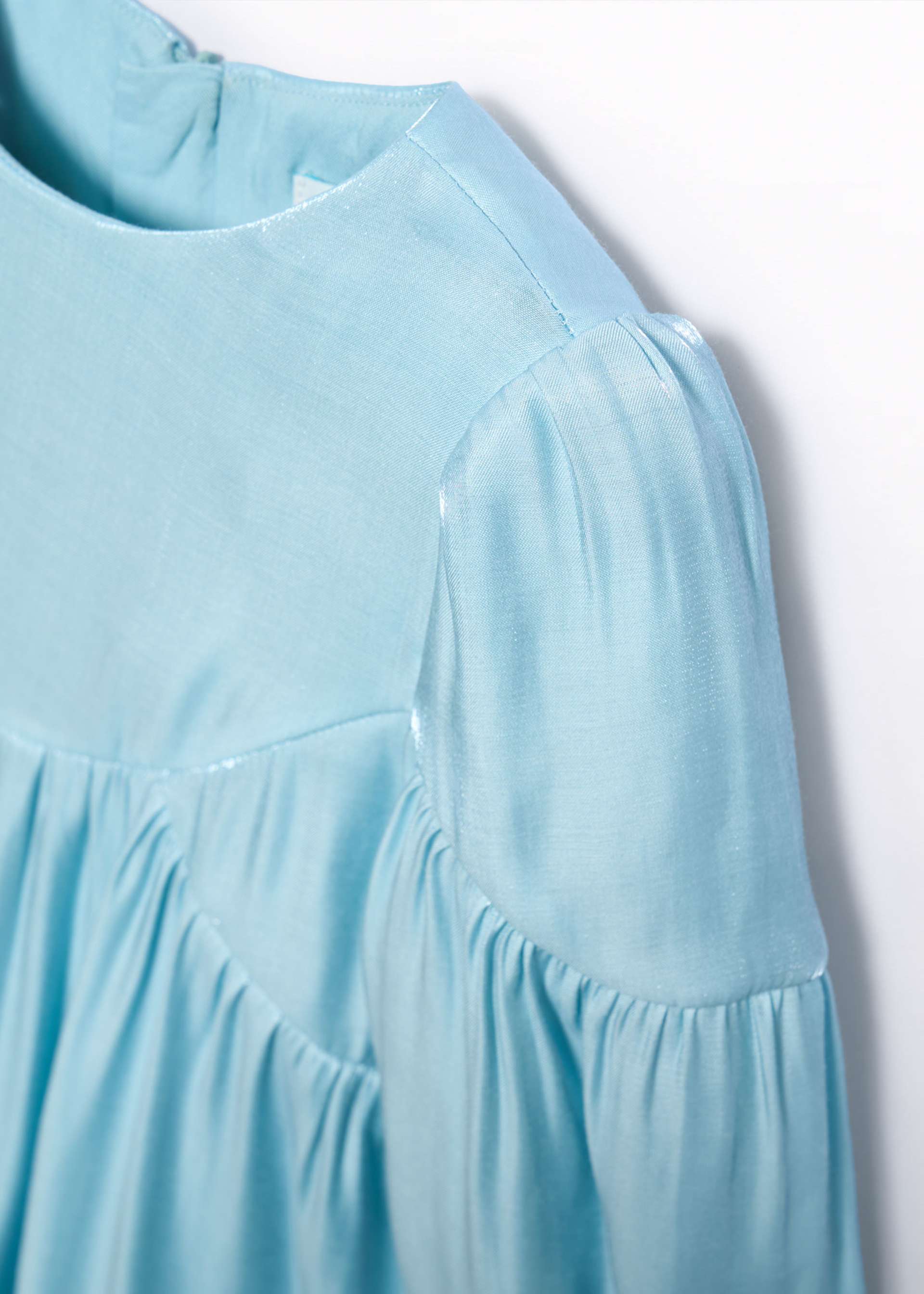 Robe satinée brillante fille