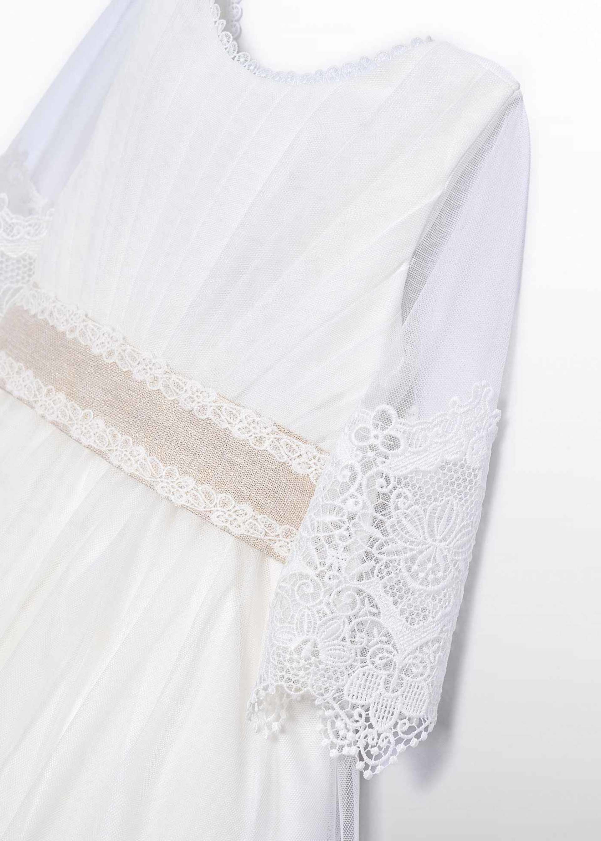 Rochie din tul cu broderie