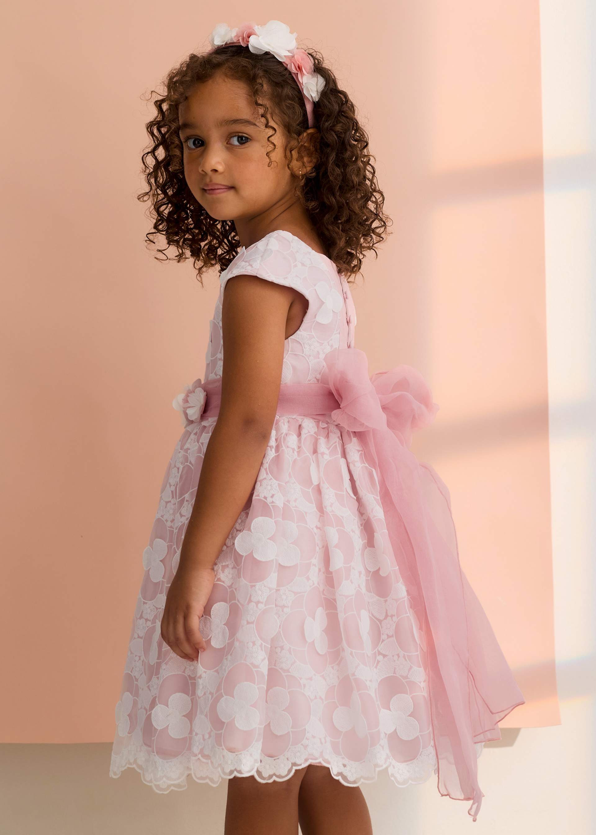 Robe en organza brodée fille