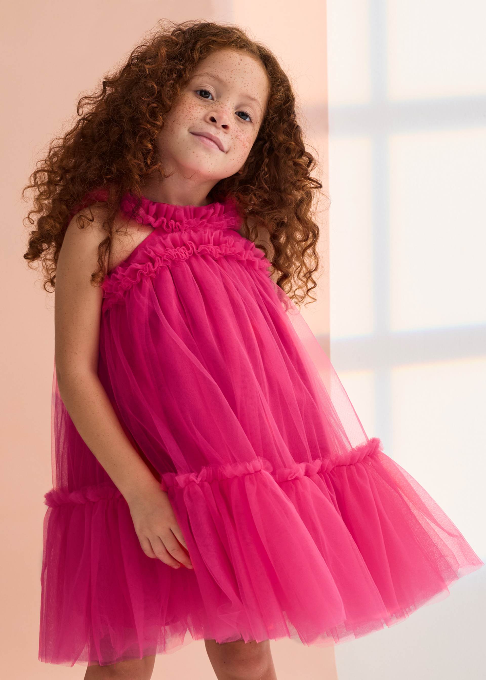 Vestido tule folhos menina