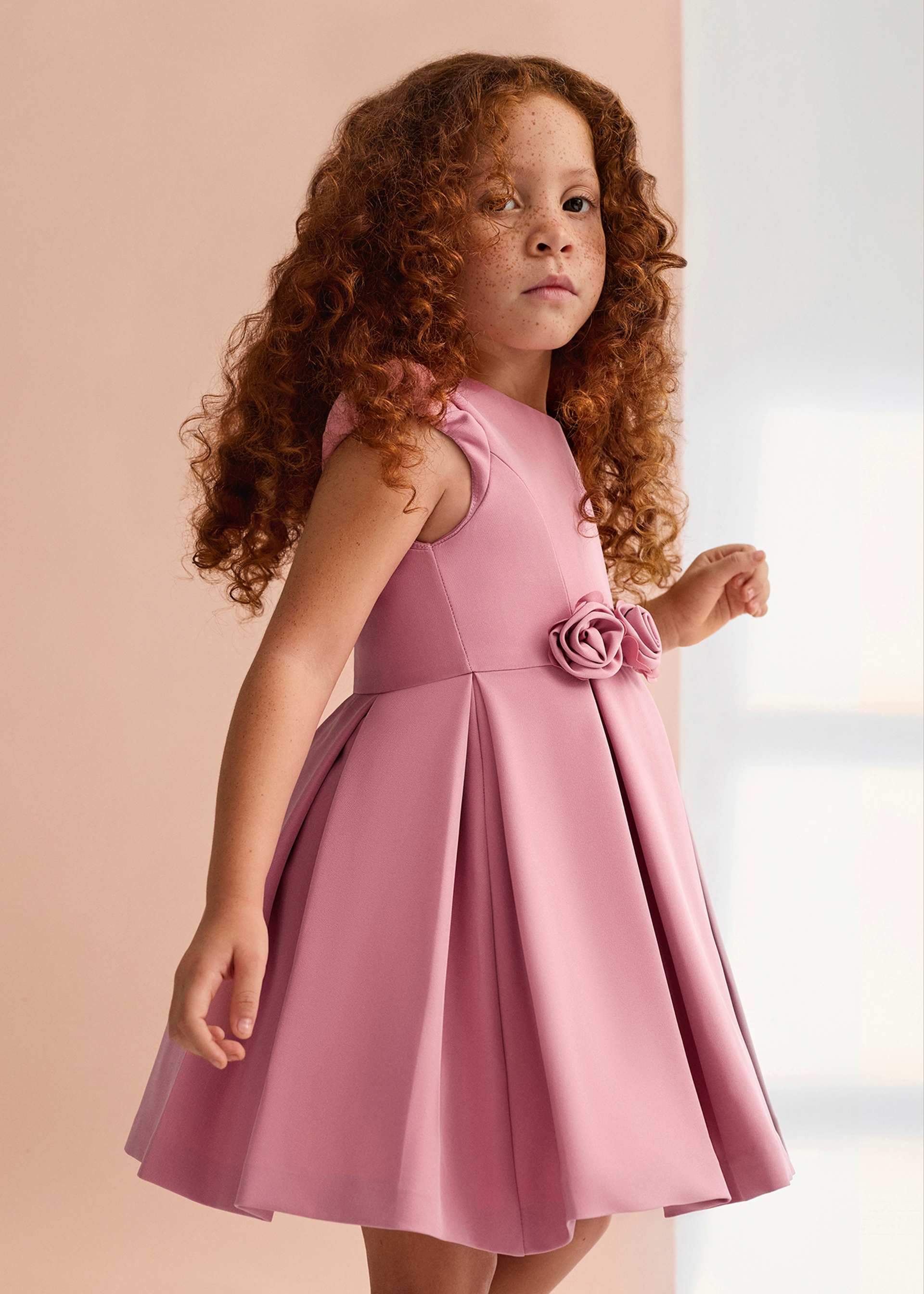 Robe en crêpe détails floraux fille