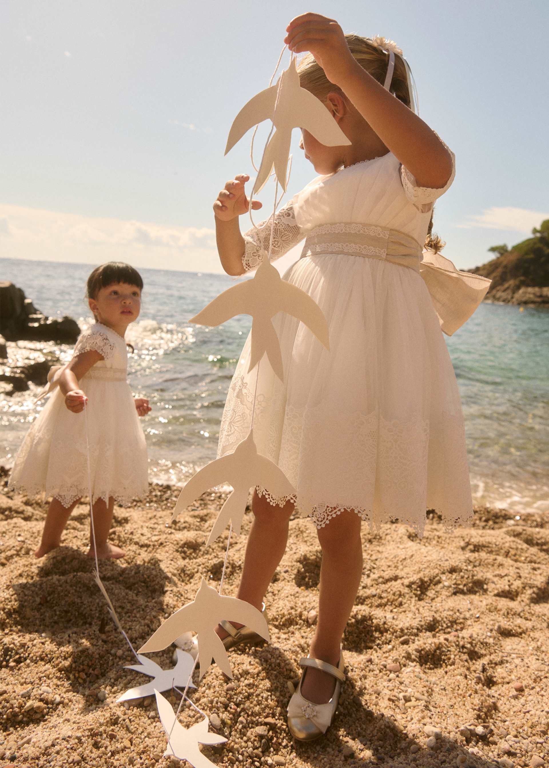 Robe en tulle brodé guipure fille