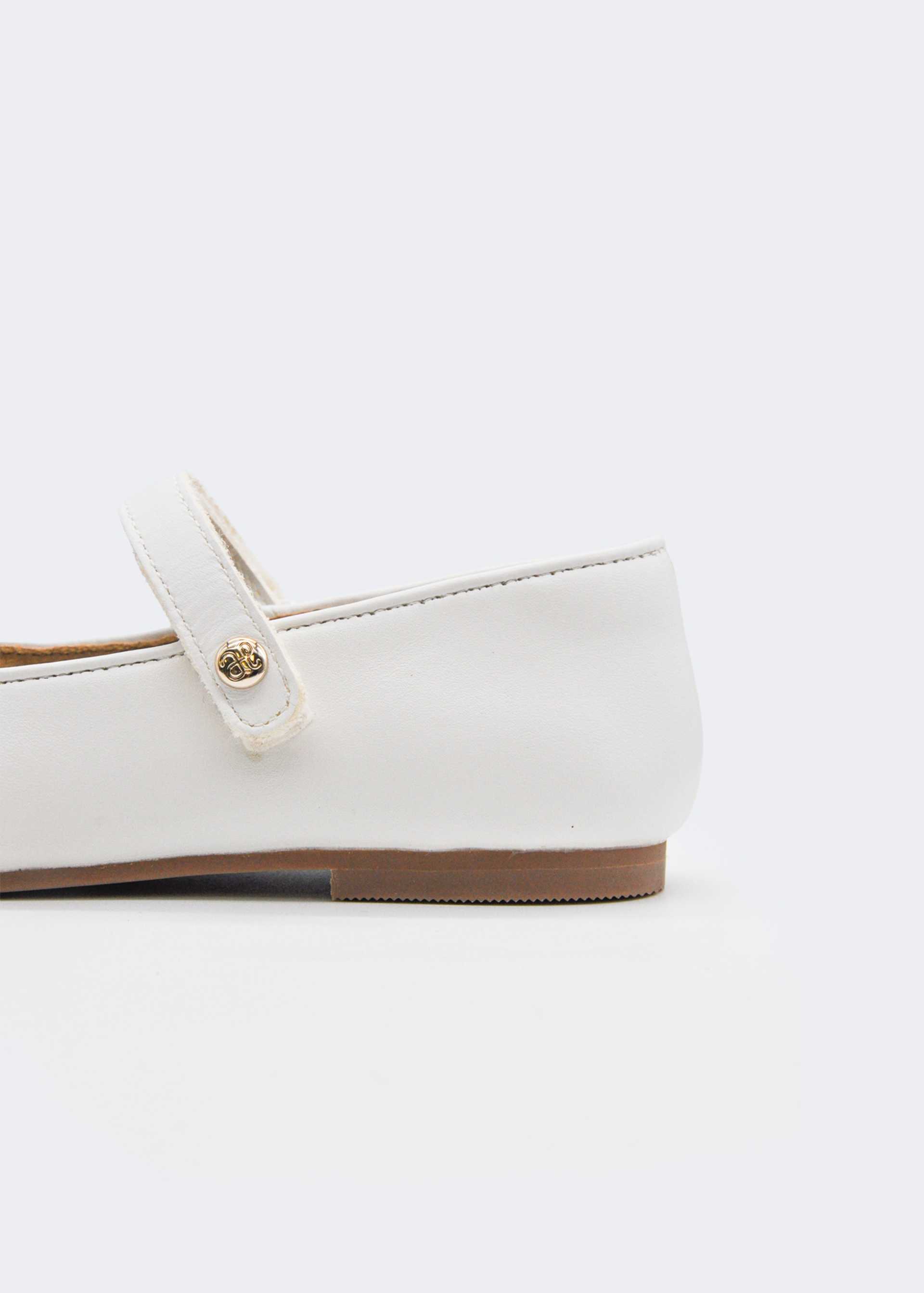 Little girl's tulle shoes