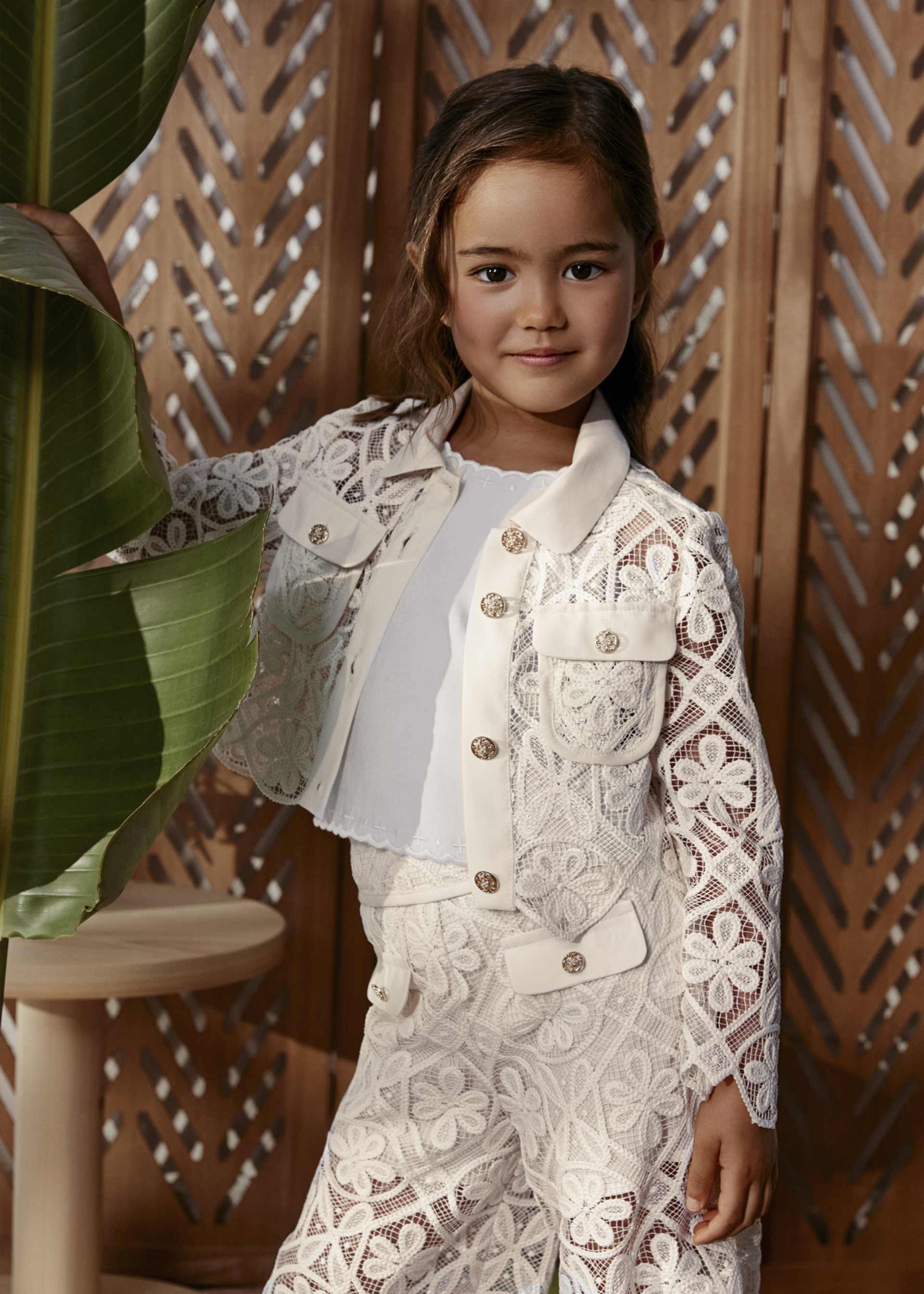 Traje pantalón culotte guipur niña