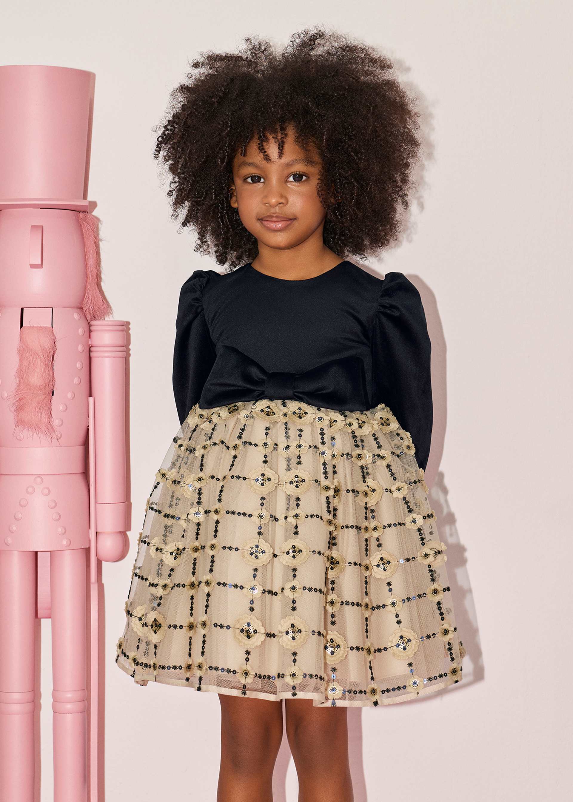 Vestido tule bordado menina