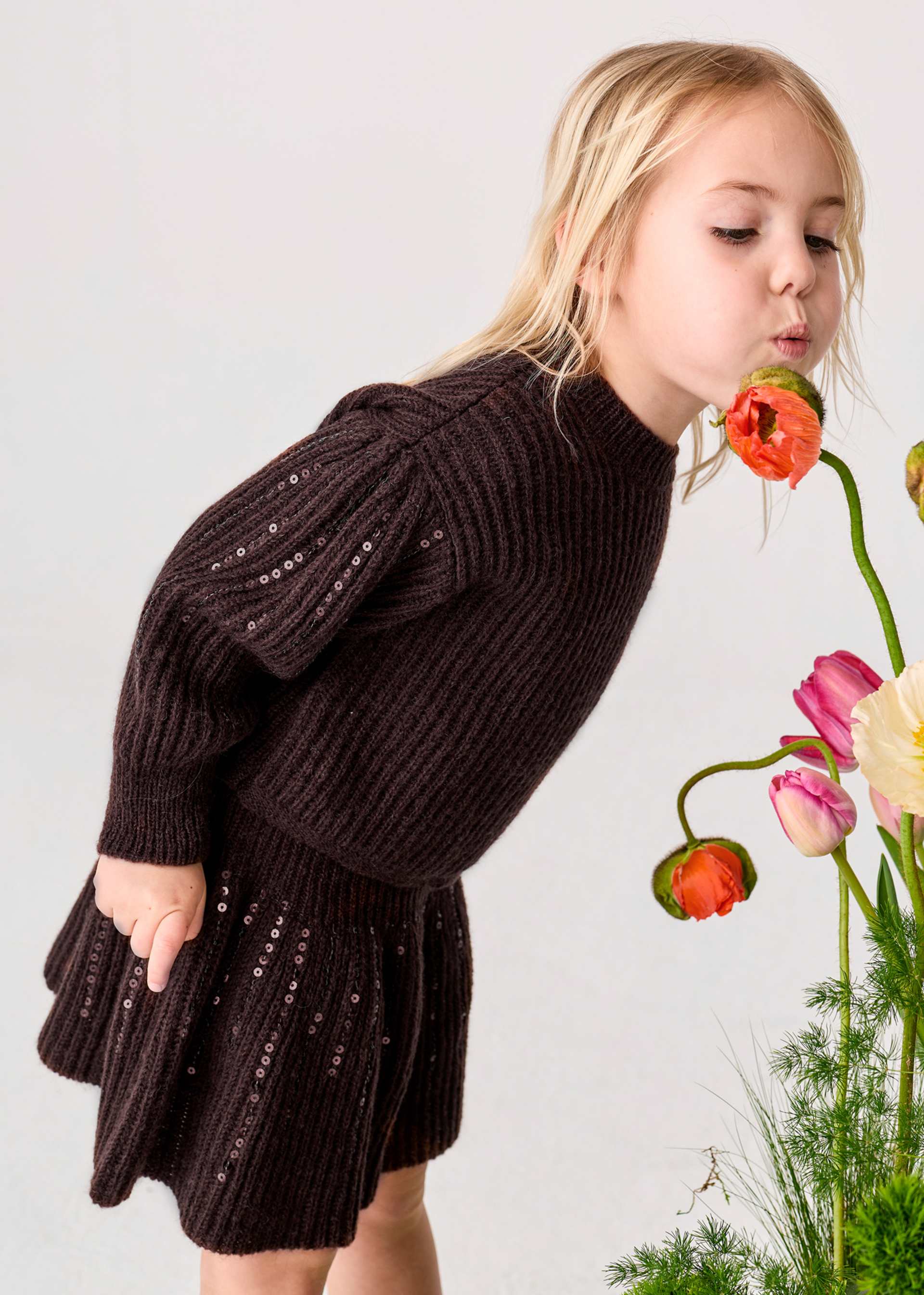 Girls' sequinned knitted skirt set